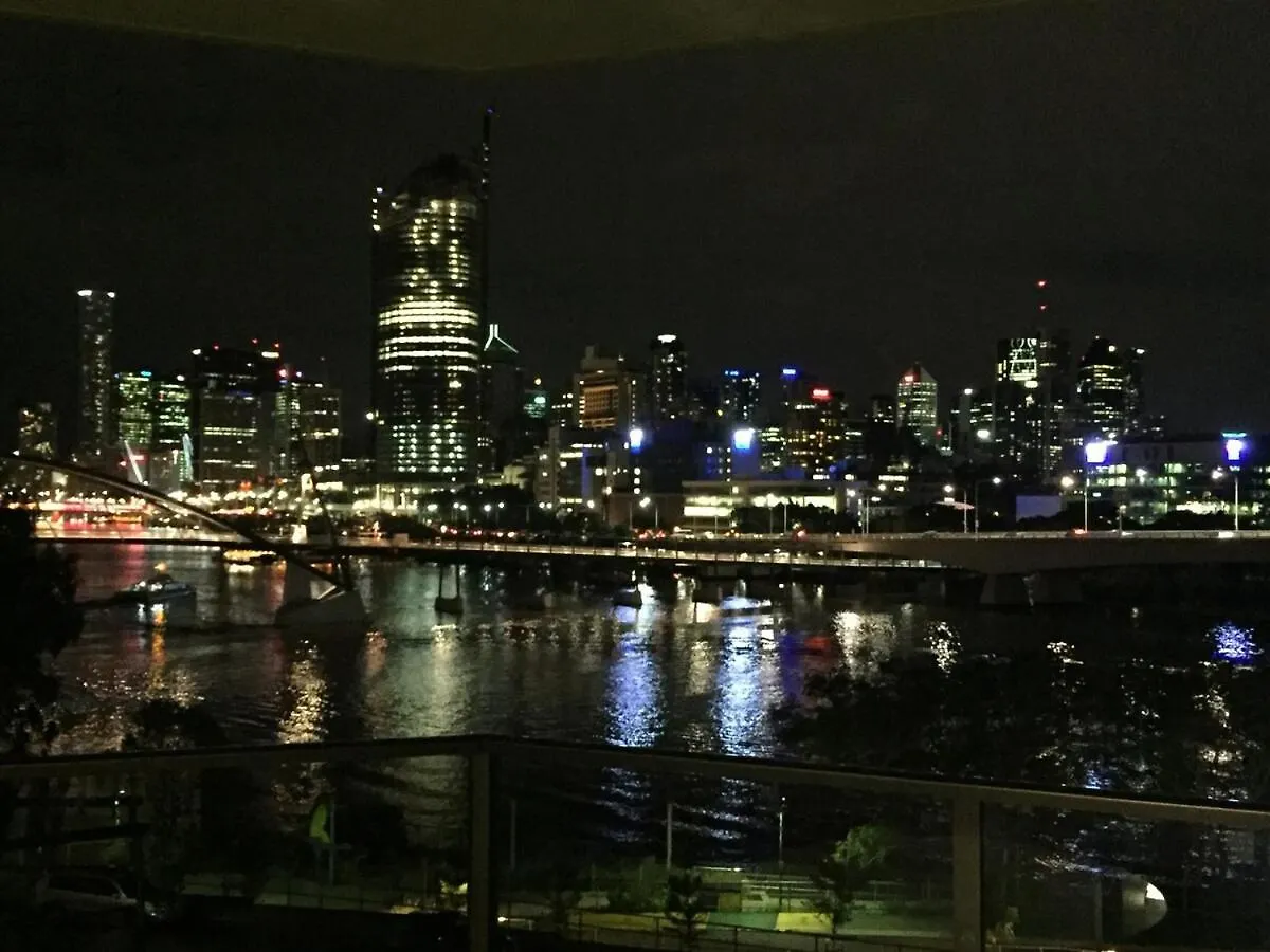 Southbank Apartments Luxury City Pad- New List Brisbane